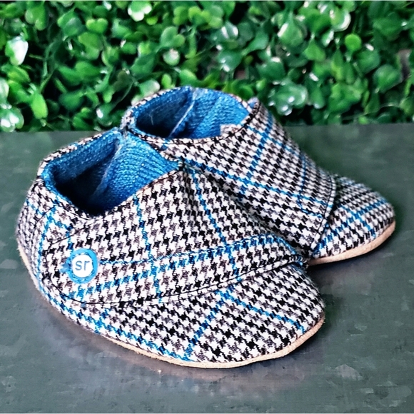 77. 2/$15 NWOT Stride Rite Houndstooth crib shoes - Picture 1 of 5